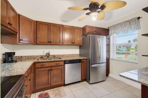 136 Lake Rebecca Drive, West Palm Beach FL - photo 19 of 64