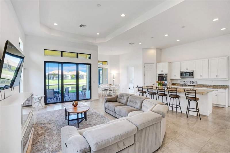 2 bedroom Single Family Residence at 9567 Karlberg Way, Parkland Royale, Parkland — photo 4