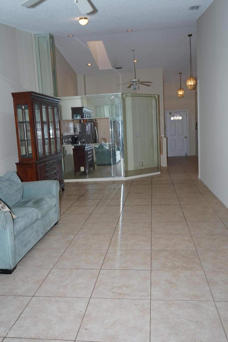 2 bedroom Villa at 9919 Malvern Drive, Malvern, Tamarac — photo 4