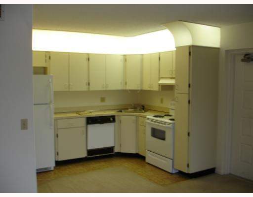 1 bedroom Condominium at 1105 Green Pine Boulevard #C2, Palm Club Village II Condo, West Palm Beach — photo 5
