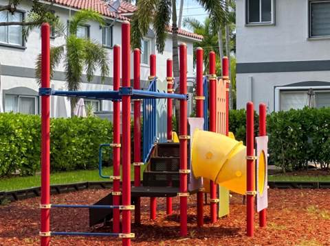 7843 Catalina Circle, Tamarac FL - photo 21 of 23