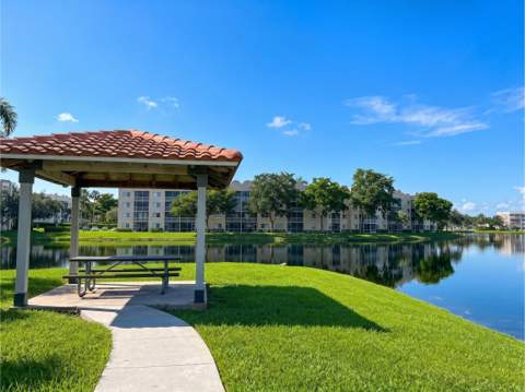 7843 Catalina Circle, Tamarac FL - photo 22 of 23