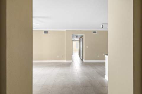 6450 Emerald Dunes Drive #103, West Palm Beach FL - photo 8 of 46