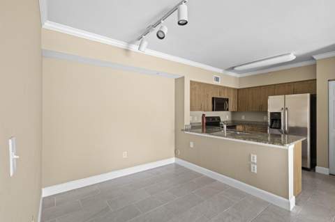 6450 Emerald Dunes Drive #103, West Palm Beach FL - photo 13 of 46