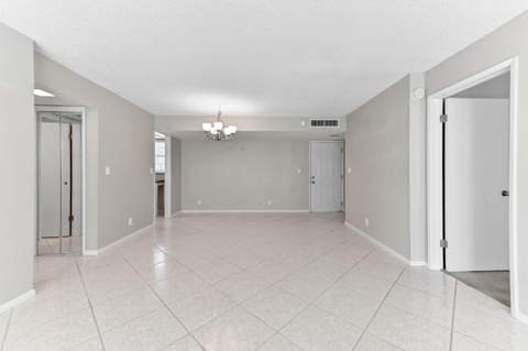 3575 S Ocean Boulevard #305, South Palm Beach FL - photo 9 of 32