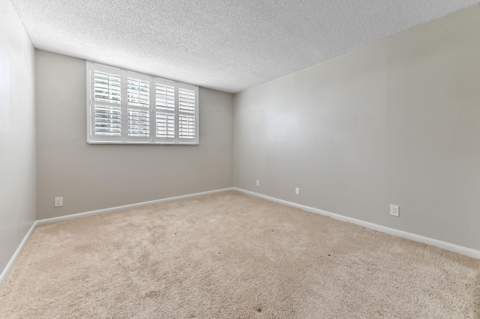 3575 S Ocean Boulevard #305, South Palm Beach FL - photo 11 of 32
