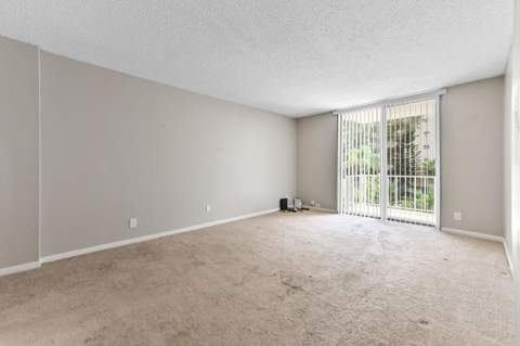 3575 S Ocean Boulevard #305, South Palm Beach FL - photo 15 of 32