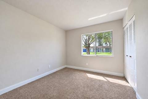 1697 SE Burgundy Lane, Port St. Lucie FL - photo 15 of 36