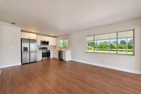 1697 SE Burgundy Lane, Port St. Lucie FL - photo 8 of 36