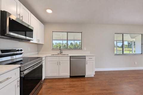 1697 SE Burgundy Lane, Port St. Lucie FL - photo 9 of 36