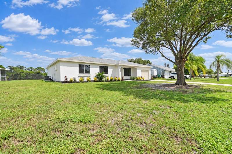 3 bedroom Single Family Residence at 1697 SE Burgundy Lane, South Port St Lucie Unit 16, Port St. Lucie — photo 3