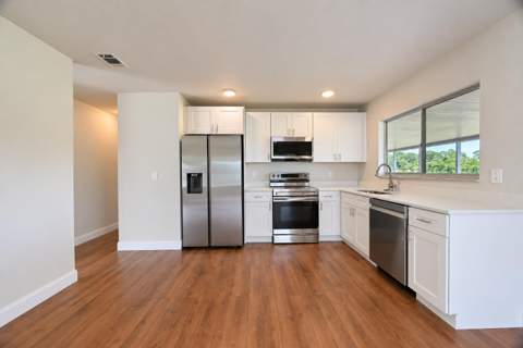 1697 SE Burgundy Lane, Port St. Lucie FL - photo 6 of 36