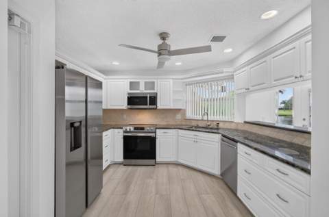 5642 Forest Oaks Terrace, Delray Beach FL - photo 7 of 45