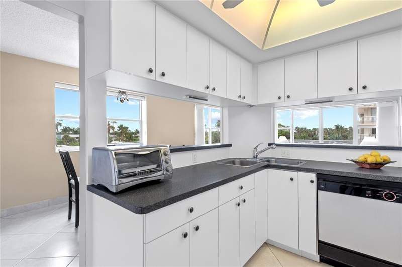 2 bedroom Condominium at 4010 Galt Ocean Drive #312, Ocean Summit Condo, Fort Lauderdale — photo 4