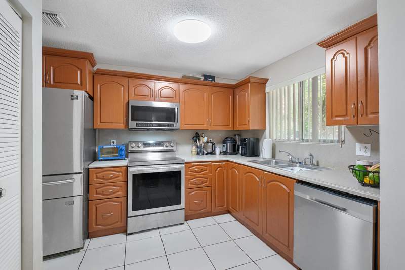 2 bedroom Townhouse at 1469 Sussex Drive, Hamptons Of North Lauderdale, North Lauderdale — photo 5