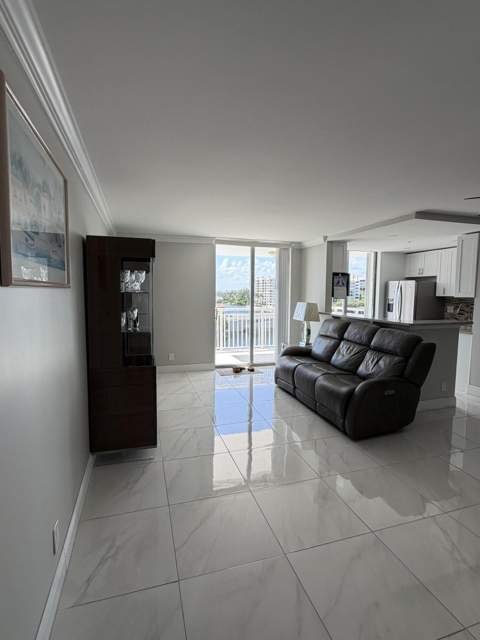 1505 N Riverside Drive #703, Pompano Beach FL - photo 8 of 22