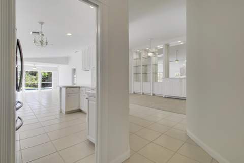 8863 SE Retreat Drive, Hobe Sound FL - photo 8 of 55