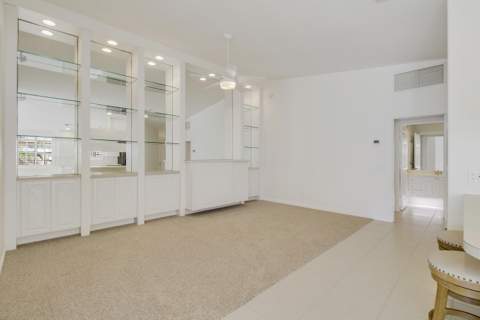 8863 SE Retreat Drive, Hobe Sound FL - photo 10 of 55
