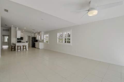 8863 SE Retreat Drive, Hobe Sound FL - photo 16 of 55