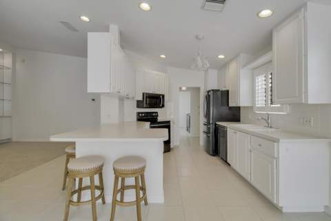 8863 SE Retreat Drive, Hobe Sound FL - photo 18 of 55