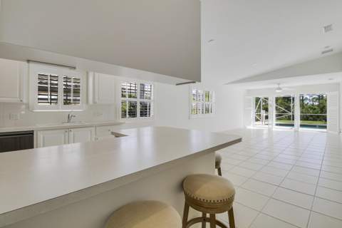 8863 SE Retreat Drive, Hobe Sound FL - photo 20 of 55