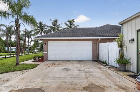 10920 Barn Road, Lake Worth FL - photo 9 of 56