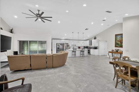10920 Barn Road, Lake Worth FL - photo 16 of 56