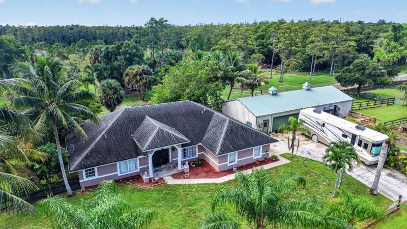 4 bedroom Single Family Residence at 10920 Barn Road, Heritage Farms, Lake Worth — photo 3