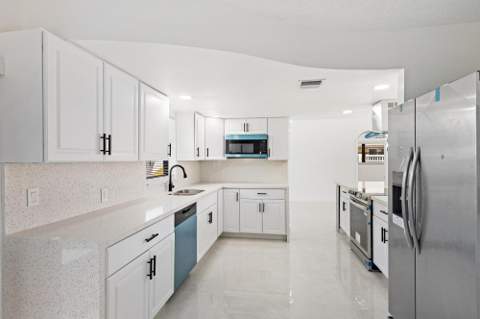 1633 Woods Bend Road, West Palm Beach FL - photo 10 of 27