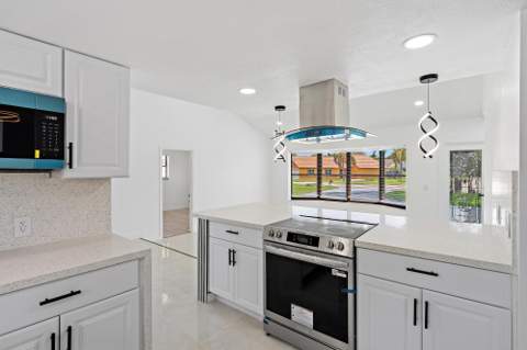 1633 Woods Bend Road, West Palm Beach FL - photo 7 of 27