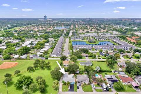 5081 SW 29th Way, Dania Beach FL - photo 6 of 52