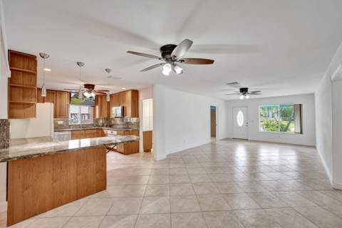 5081 SW 29th Way, Dania Beach FL - photo 10 of 52