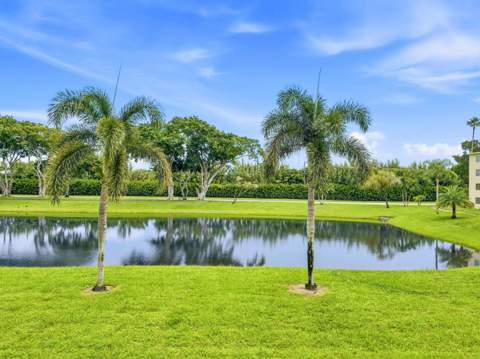 7145 Huntington Lane #205, Delray Beach FL - photo 13 of 43