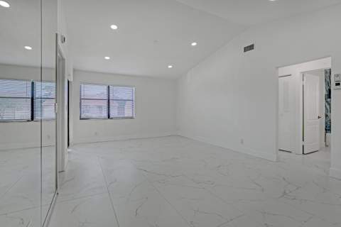 7690 Tahiti Lane #202, Lake Worth FL - photo 11 of 29