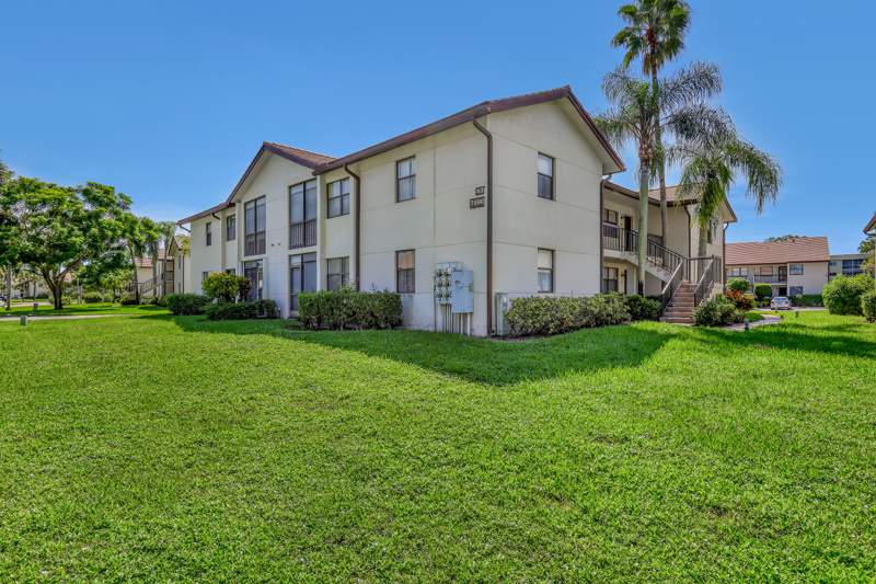 2 bedroom Condominium at 7690 Tahiti Lane #202, Lucerne Pointe One,Two,Three Four,Seven,Eight,Nine, Lake Worth — photo 3