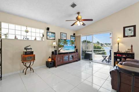 9847 Harbour Lake Circle, Boynton Beach FL - photo 6 of 69