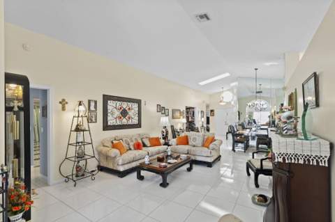 9847 Harbour Lake Circle, Boynton Beach FL - photo 11 of 69