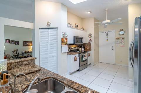 9847 Harbour Lake Circle, Boynton Beach FL - photo 22 of 69