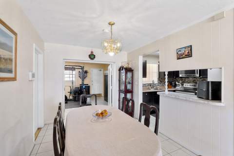 7081 Taylor Street, Hollywood FL - photo 8 of 22