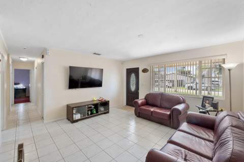 7081 Taylor Street, Hollywood FL - photo 6 of 22