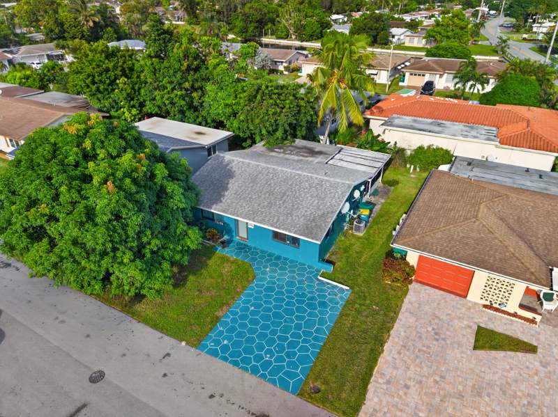 2 bedroom Single Family Residence at 6102 NW 69th Avenue, Mainlands Of Tamarac Lakes, Tamarac — photo 5