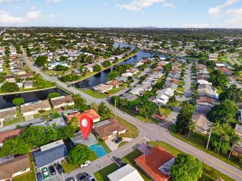 6102 NW 69th Avenue, Tamarac FL - photo 10 of 35