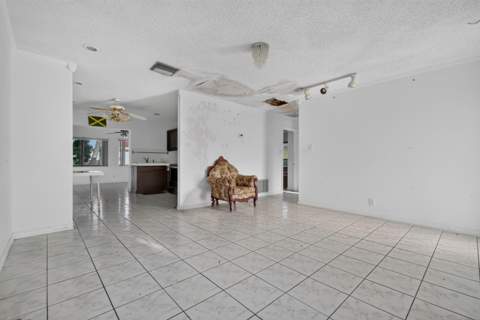 6102 NW 69th Avenue, Tamarac FL - photo 13 of 35