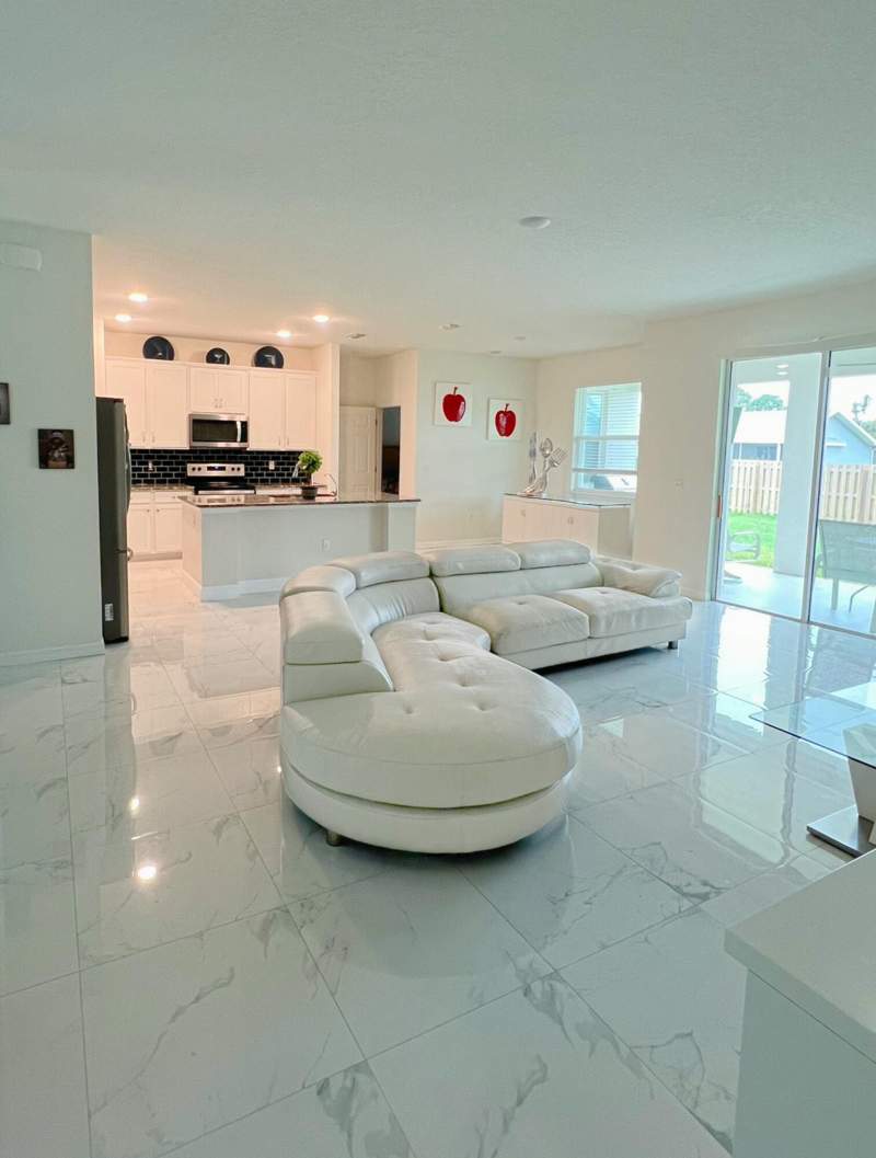 4 bedroom Single Family Residence at 103 SW Grove Avenue, Port St Lucie Section 4, Port St. Lucie — photo 2