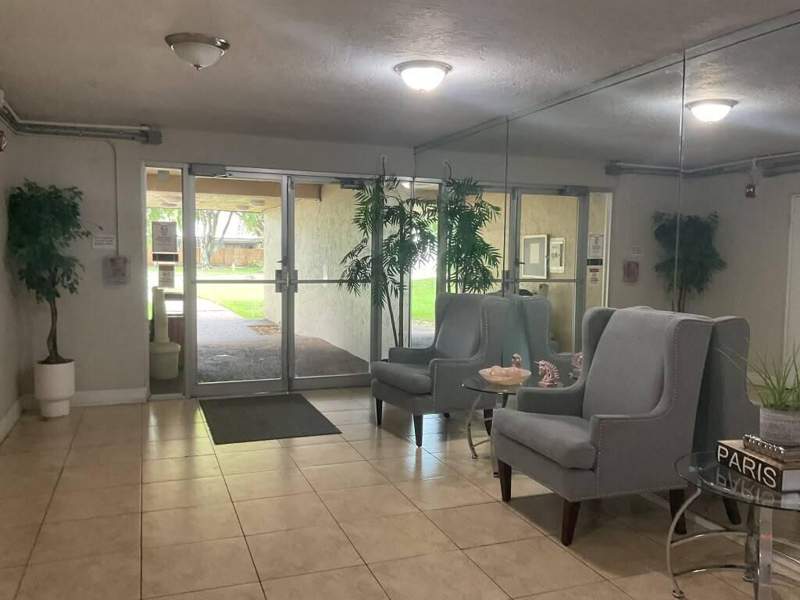 1 bedroom Condominium at 7300 NW 17th Street #320, Omega Condo No 4, Plantation — photo 2