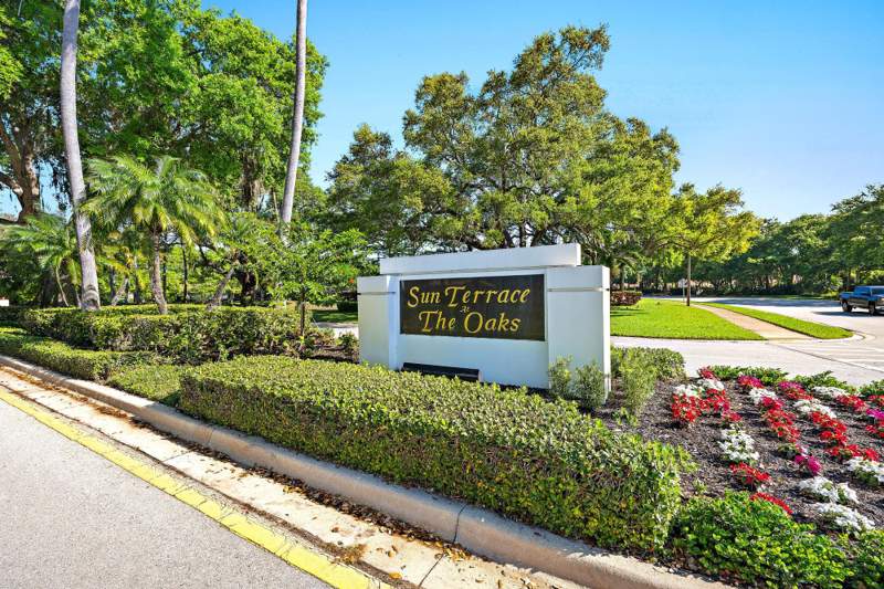 2 bedroom Townhouse at 8404 Chapman Oak Court, Oaks-Sunterrace 3, Palm Beach Gardens — photo 2