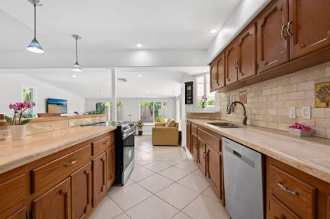 1636 NE 7th Terrace, Fort Lauderdale FL - photo 9 of 22