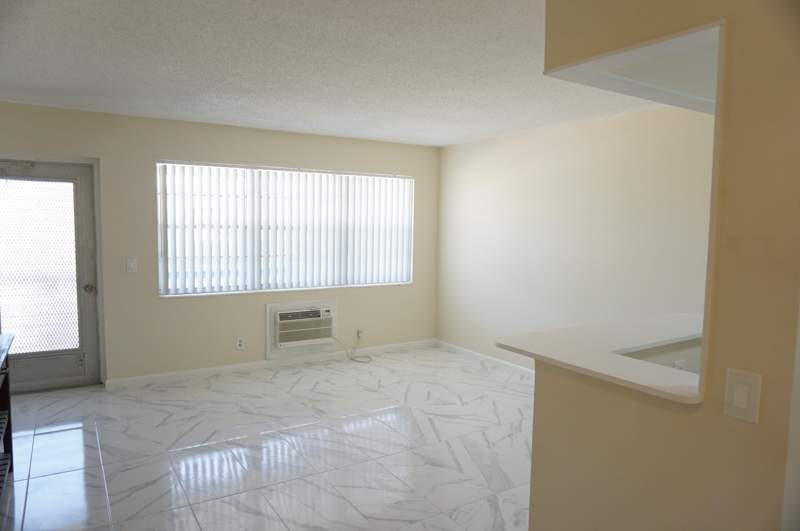 1 bedroom Condominium at 33 Windsor B, Century Village 55+ Age **Condo Rentable Day One**, West Palm Beach — photo 3