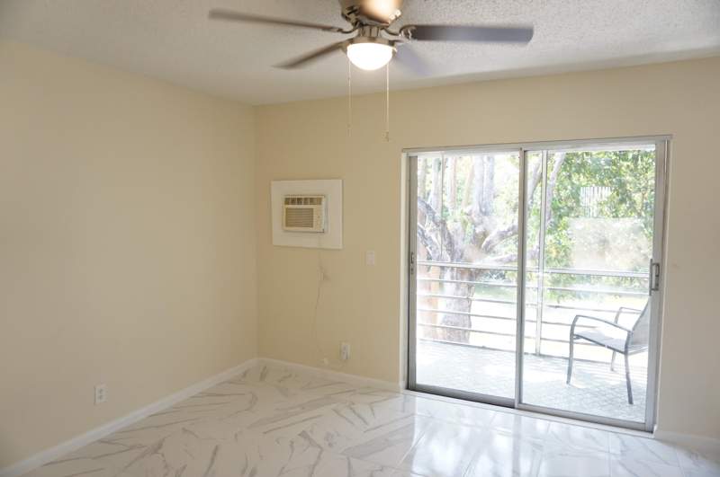 1 bedroom Condominium at 33 Windsor B, Century Village 55+ Age **Condo Rentable Day One**, West Palm Beach — photo 5