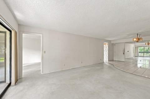5640 Fairway Park Drive #101, Boynton Beach FL - photo 7 of 36